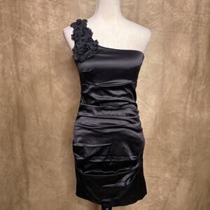 Vintage Y2K Ruby Rox One Shoulder Black Satin Pleated Floral Strap Formal Dress